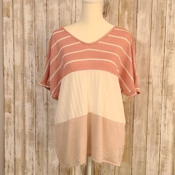 Blush Ivory & Taupe waffle blouse - Picture 2 of 4